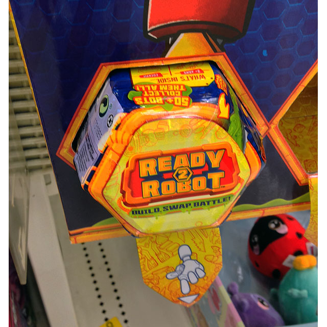 Ready 2 Robot Retail Display